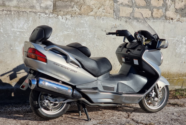 Suzuki skywave 650
