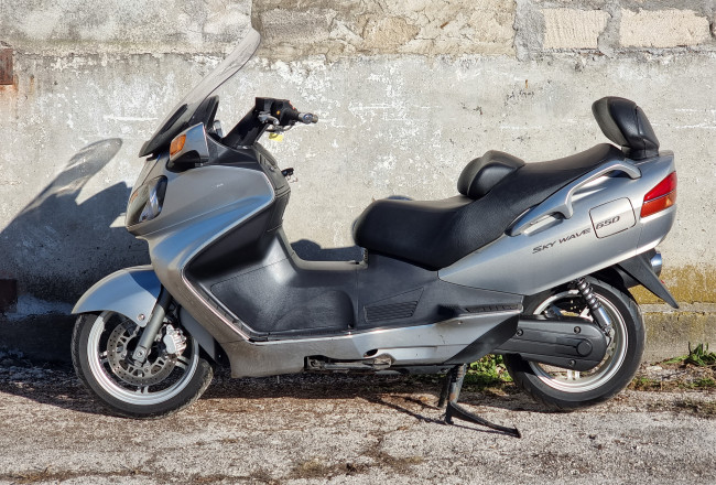 Suzuki skywave 650