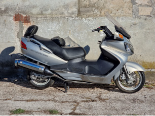 Suzuki skywave 650