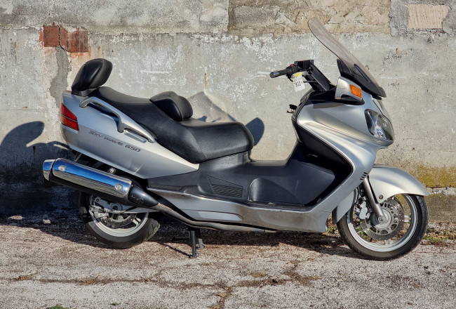 Suzuki skywave 650